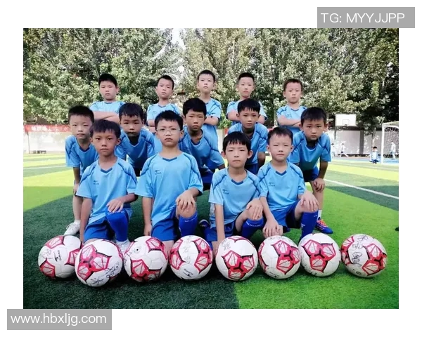 儿童足球明星模仿秀精彩上演小小球员展现梦想与激情